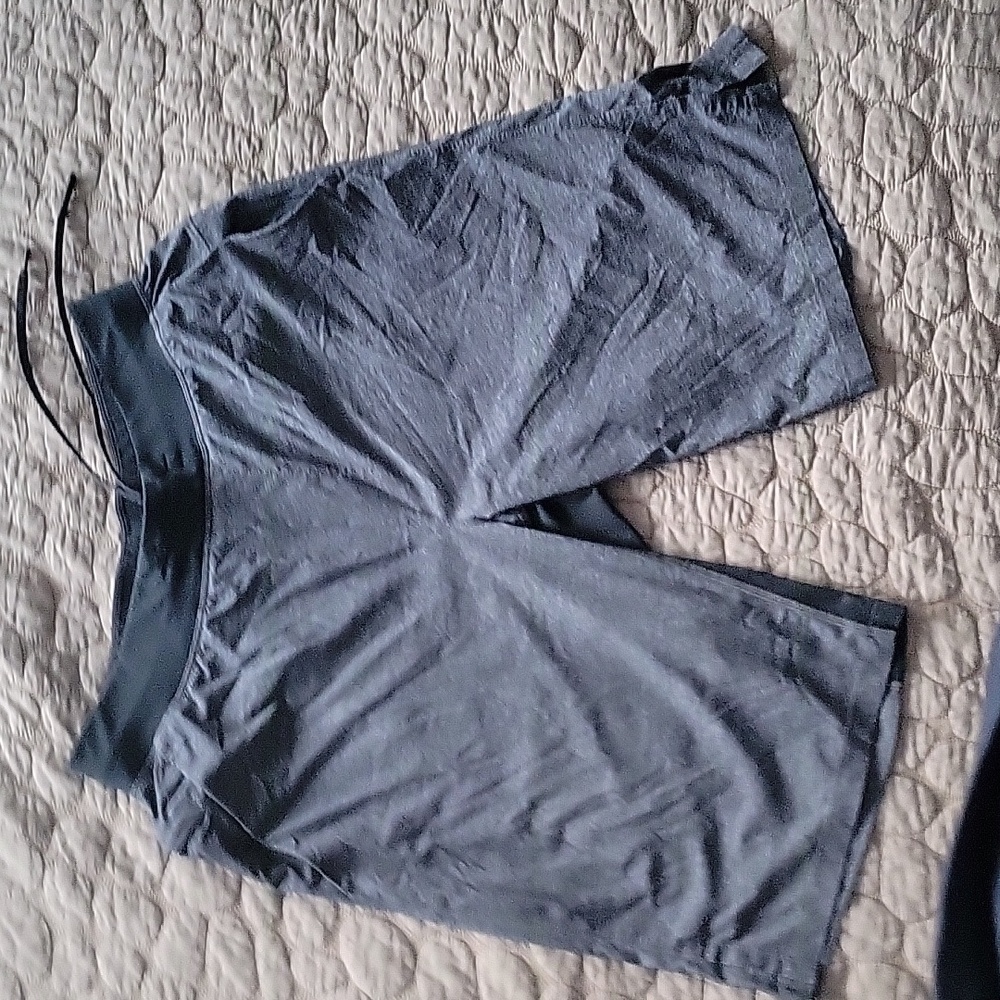 Lululemon Men's T.H.E. Li erless Shorts 7" in Gravel Dust